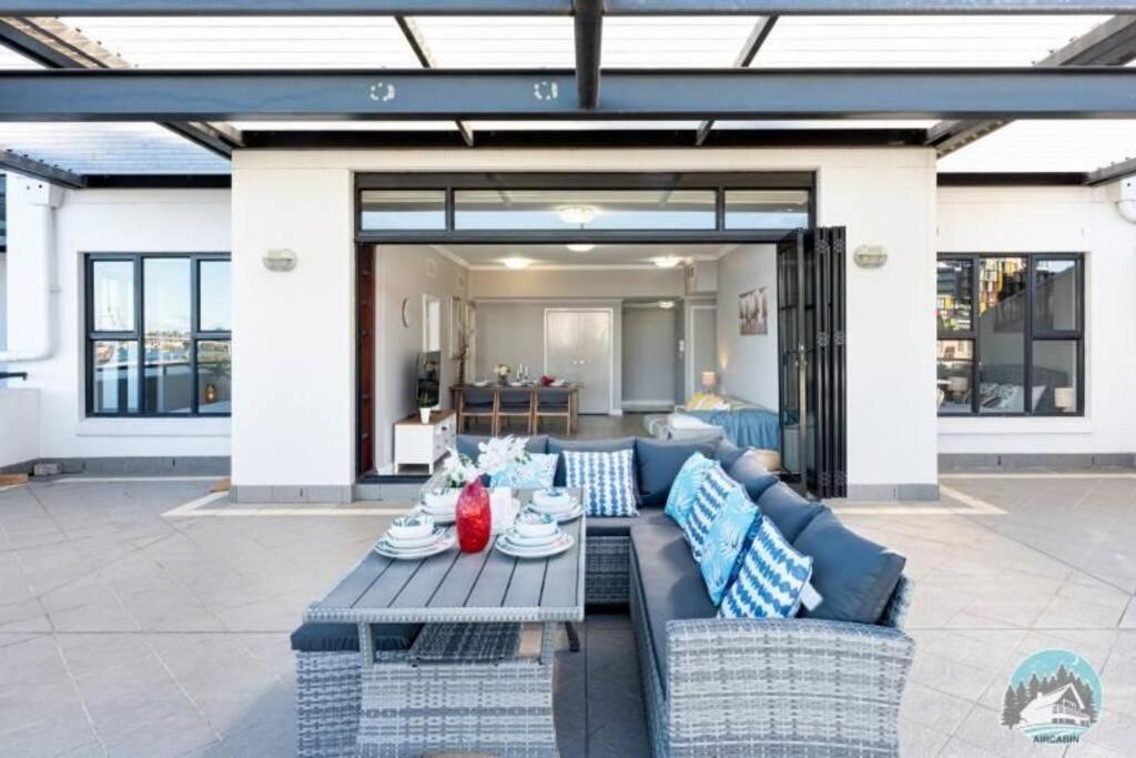 Breathtaking Waterfront Penthouse With Bigterrace Near To Olympic Park Apartment *