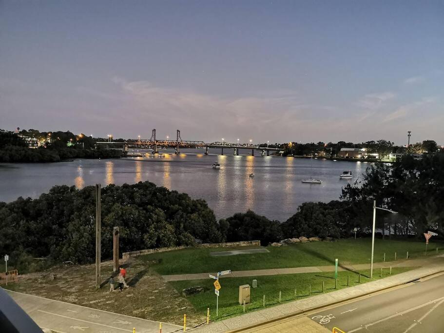 Breathtaking Waterfront Penthouse With Bigterrace Near To Olympic Park Sydney