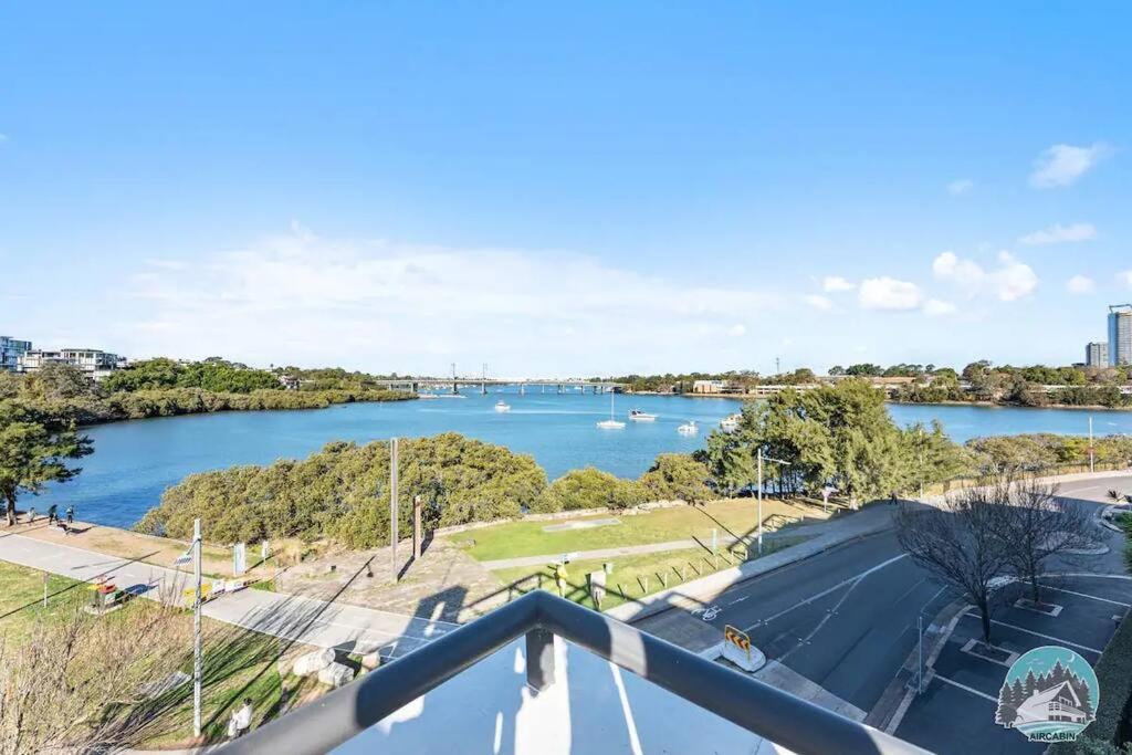 Apartment Breathtaking Waterfront Penthouse With Bigterrace Near To Olympic Park *
