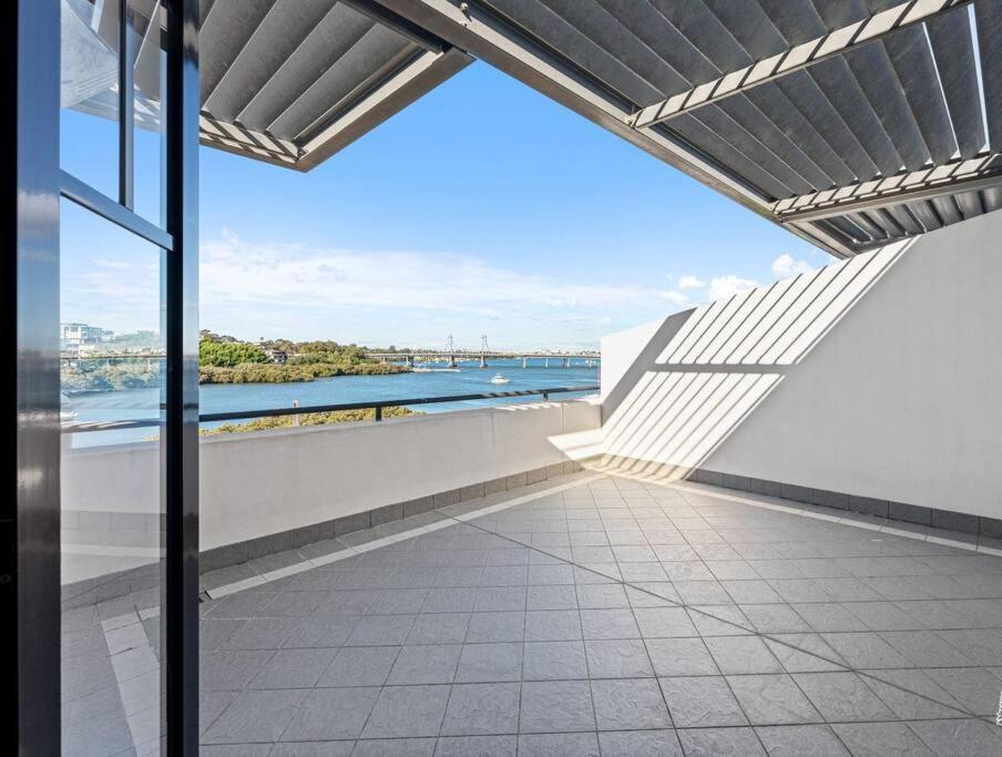 Apartment Breathtaking Waterfront Penthouse With Bigterrace Near To Olympic Park *