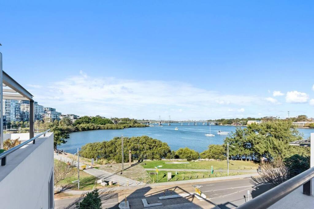 Breathtaking Waterfront Penthouse With Bigterrace Near To Olympic Park Apartment